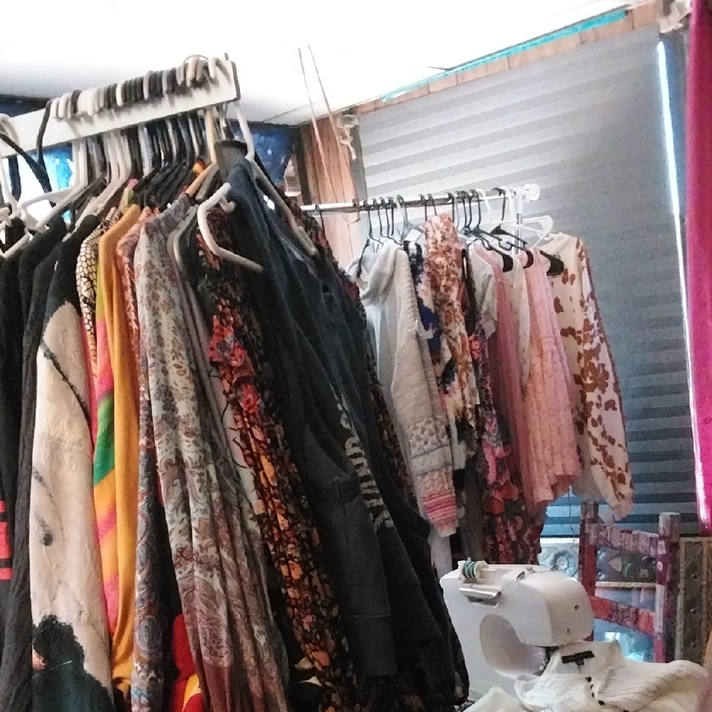 Multiples Women's  Clothing For Fast Pace Show Only In Live